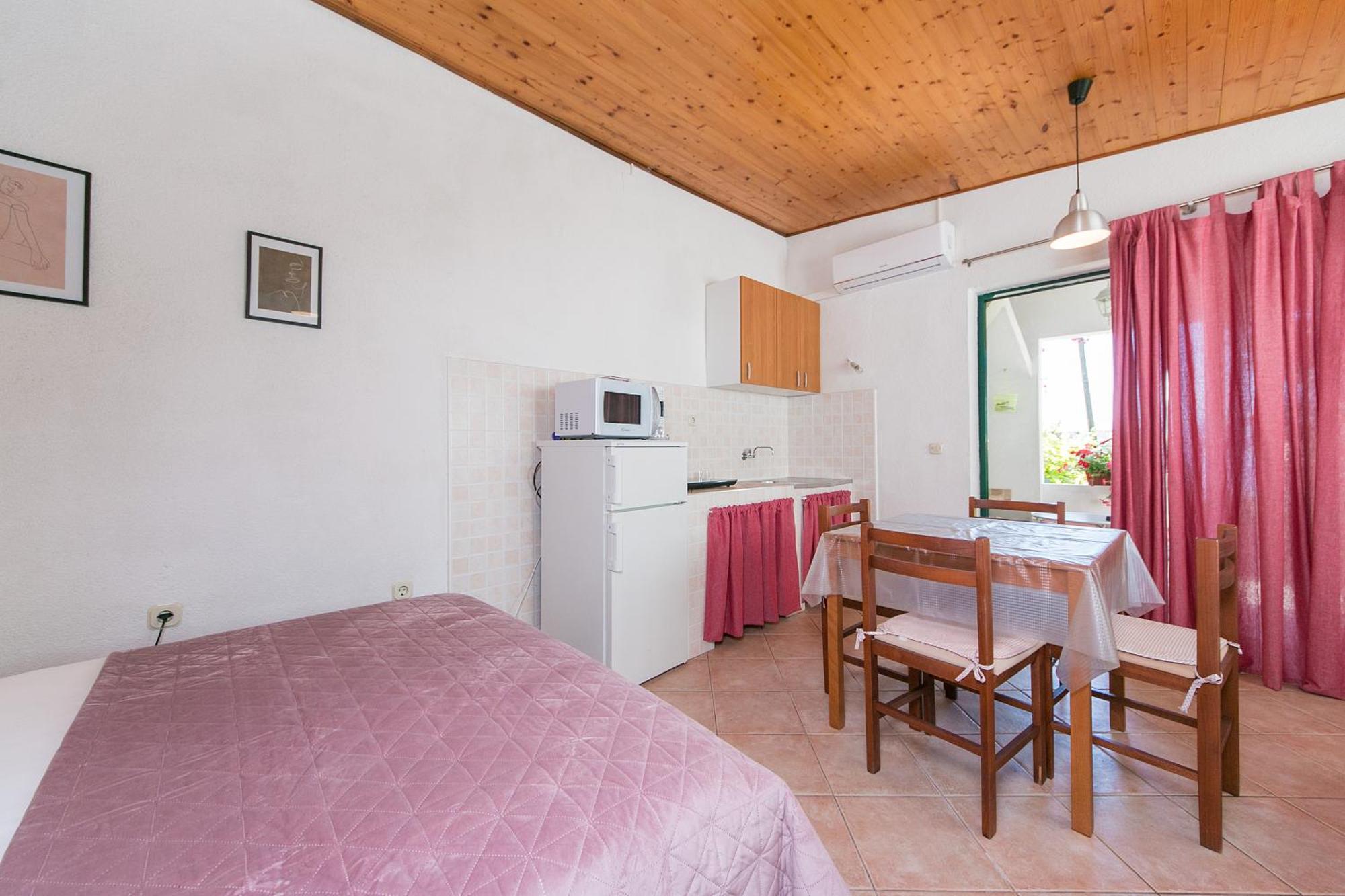 Apartments By The Sea Zivogosce - Blato, Makarska - 1057 Blato  Room photo