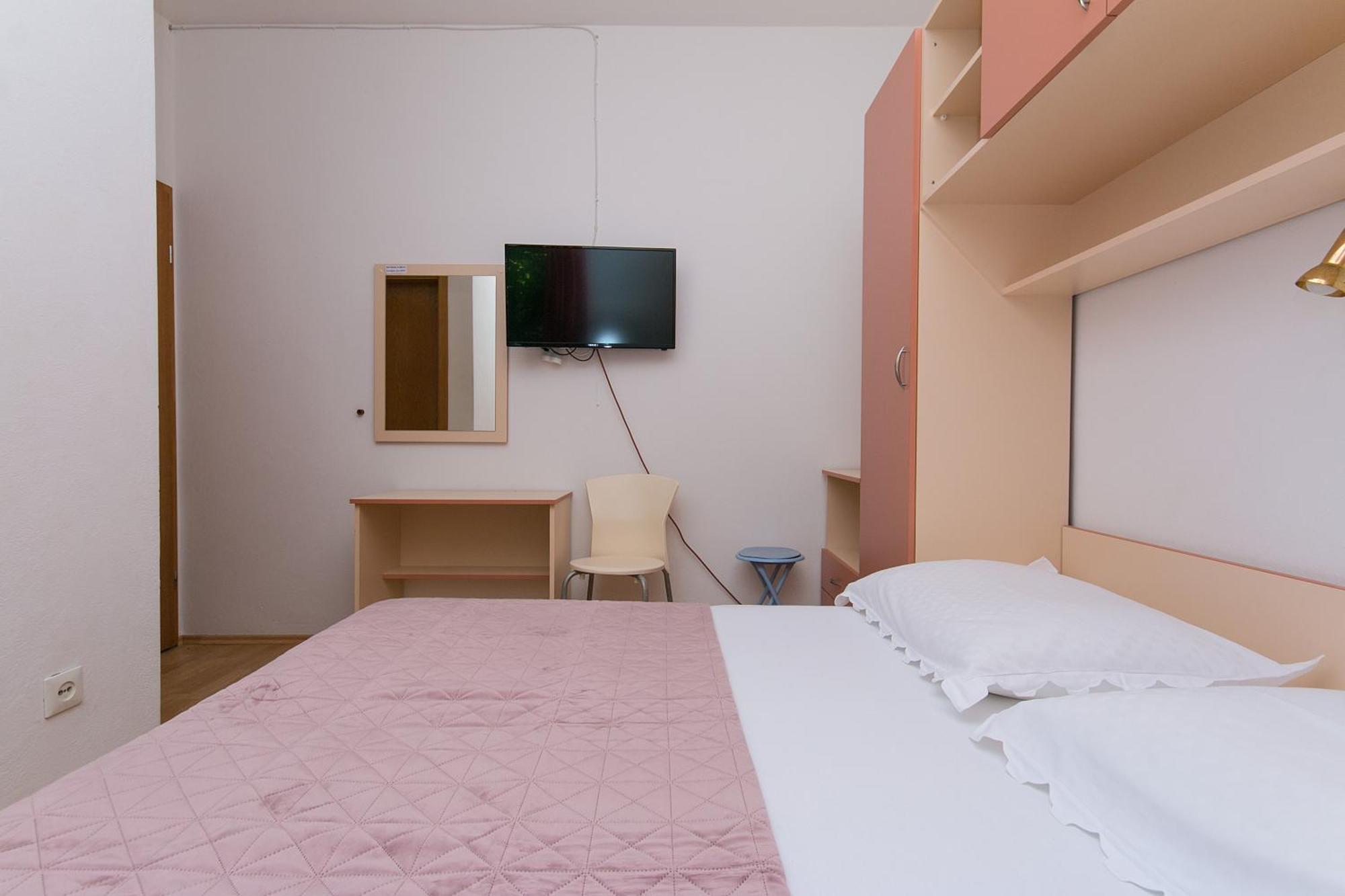 Apartments By The Sea Zivogosce - Blato, Makarska - 1057 Blato  Room photo